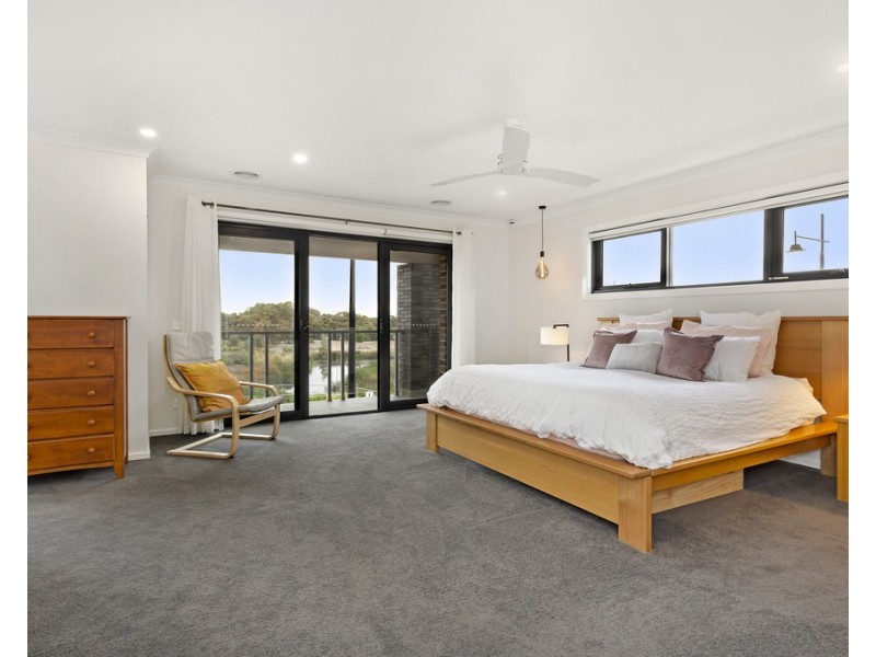 16 Lincoln Way, Doreen VIC 3754