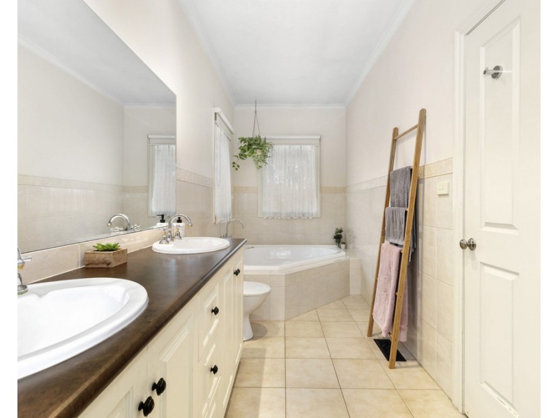 24-26 Laurimar Hill Drive, Doreen VIC 3754