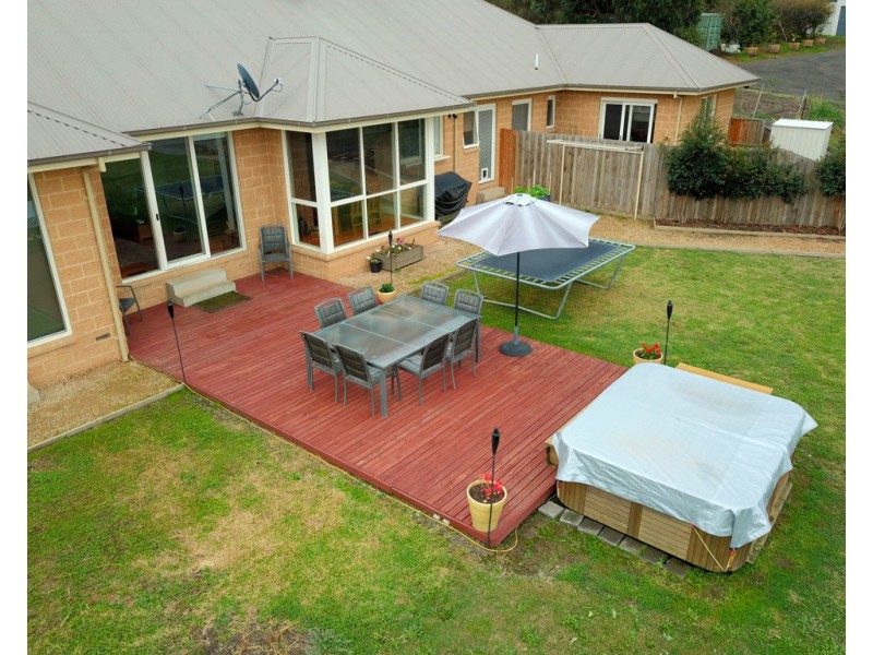 24-26 Laurimar Hill Drive, Doreen VIC 3754