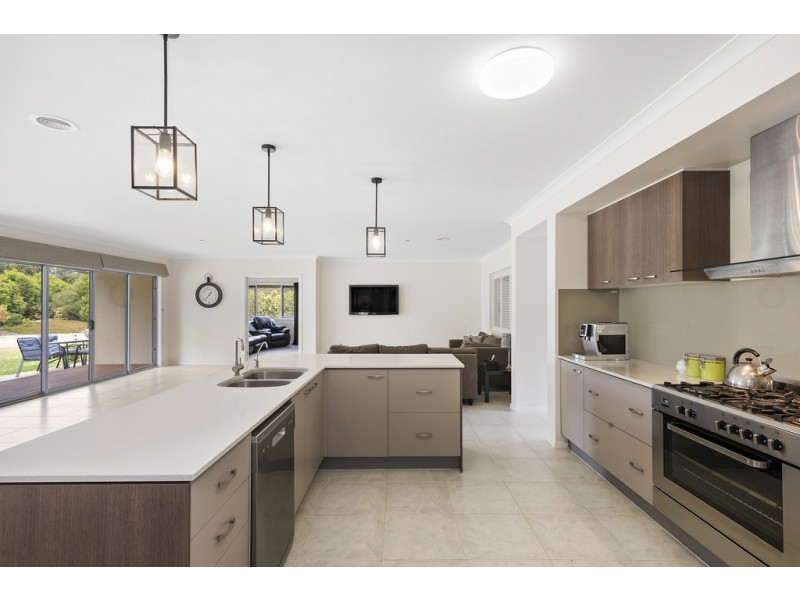 1-3 Flaxen Hills Road, Doreen VIC 3754