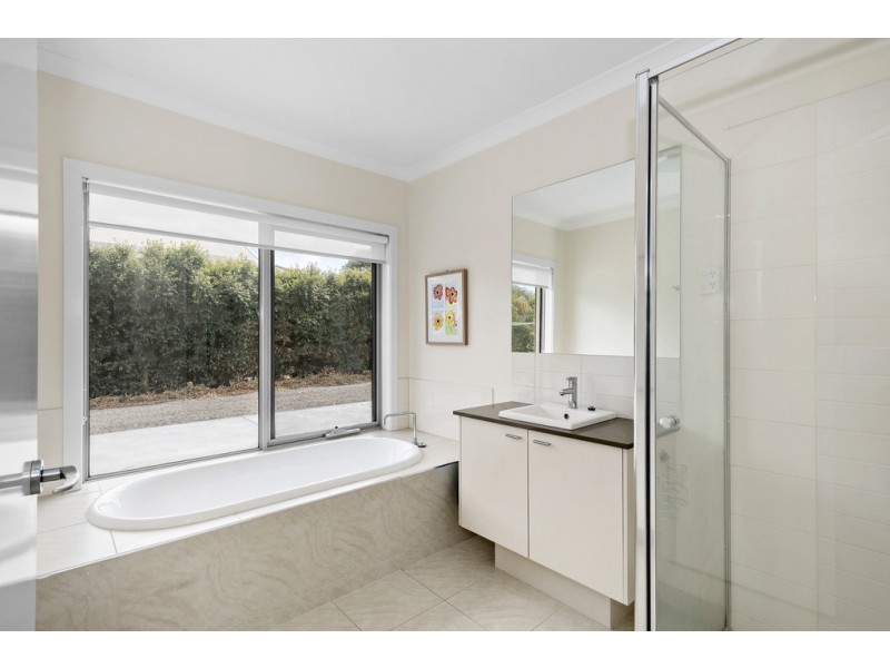 1-3 Flaxen Hills Road, Doreen VIC 3754