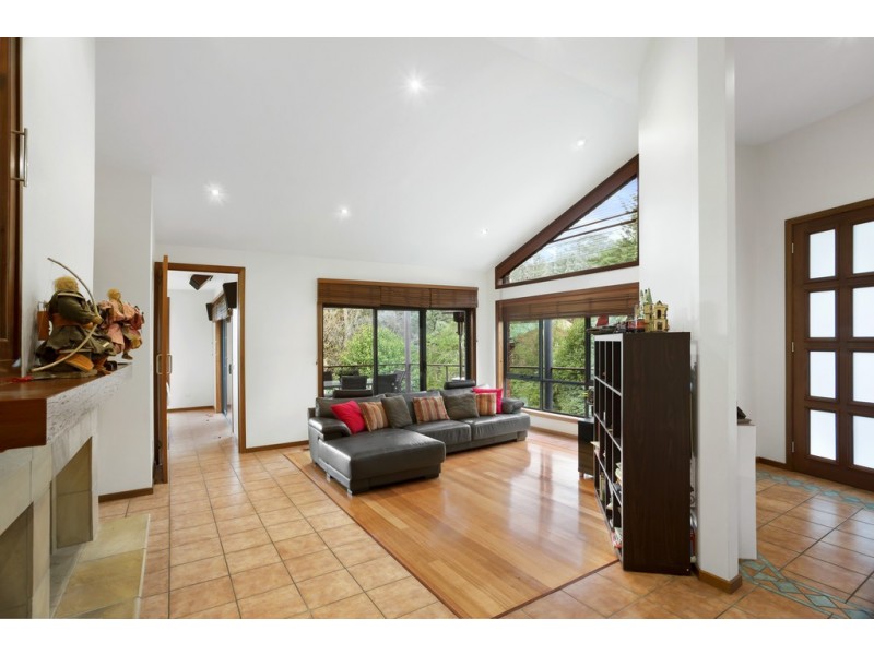 31 Banks Road, Eltham North VIC 3095