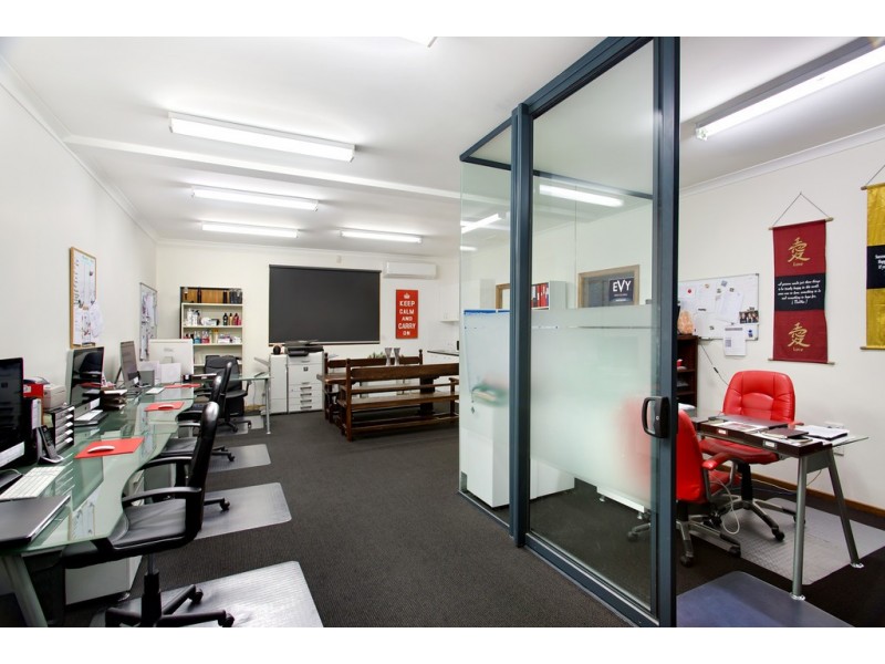 31 Banks Road, Eltham North VIC 3095