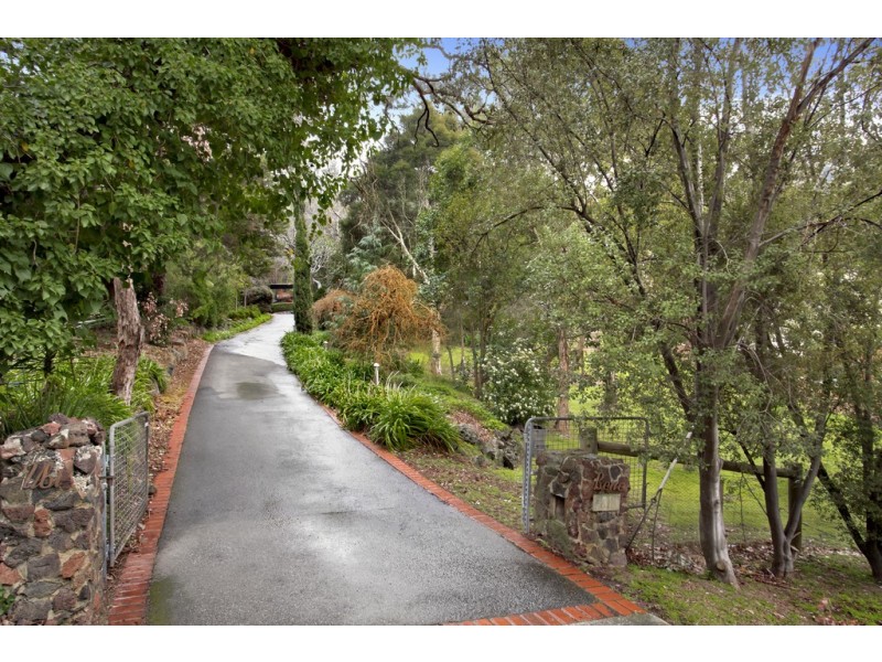 31 Banks Road, Eltham North VIC 3095