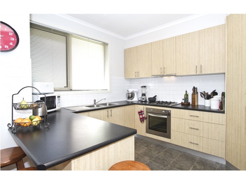 4/12-14 Fernside Avenue, Briar Hill VIC 3088