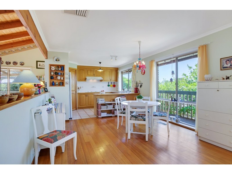 23 Halsbury Court, St Helena VIC 3088