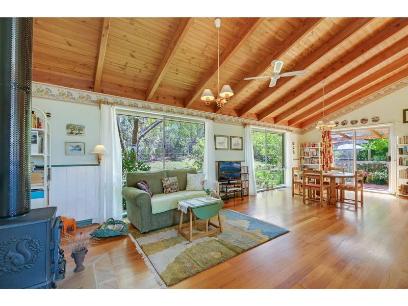 23 Halsbury Court, St Helena VIC 3088