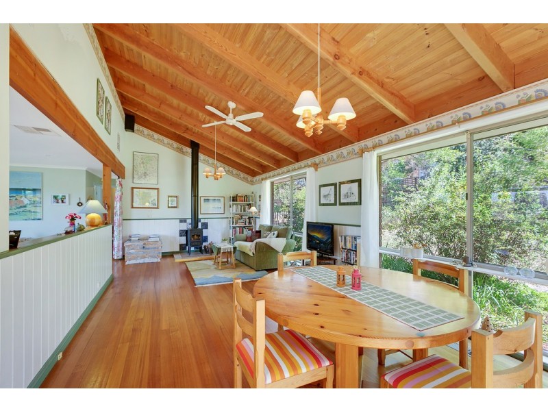 23 Halsbury Court, St Helena VIC 3088