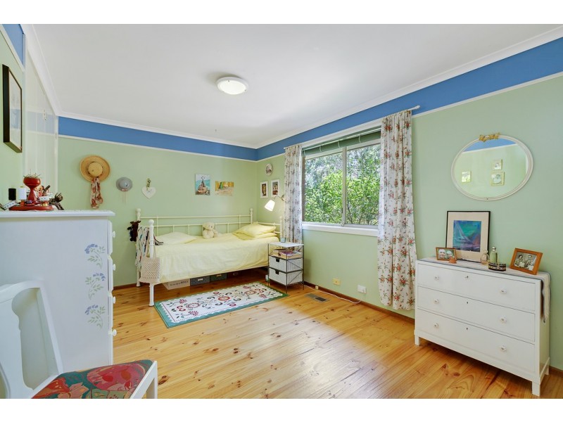 23 Halsbury Court, St Helena VIC 3088