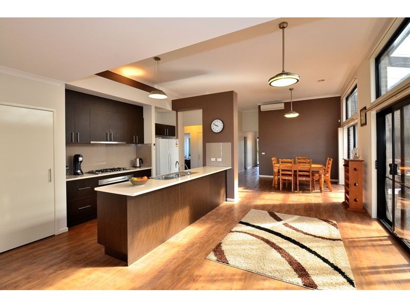 25 Macadamia Street, Doreen VIC 3754