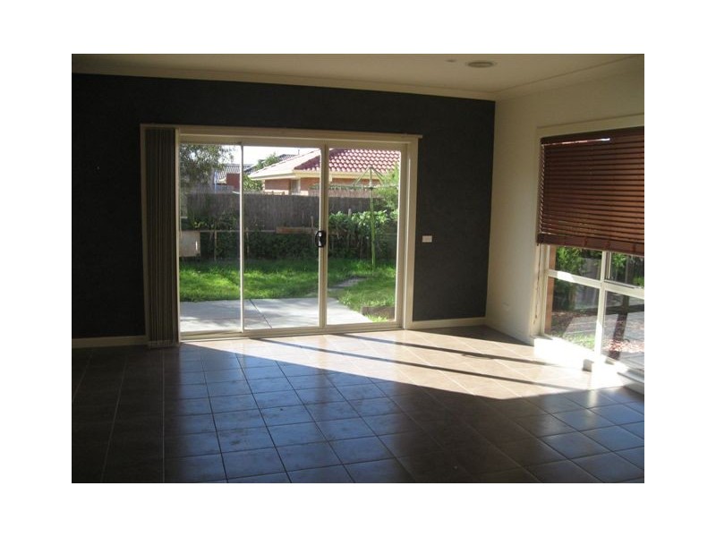 Roxburgh Park VIC 3064