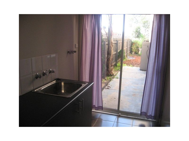 Roxburgh Park VIC 3064