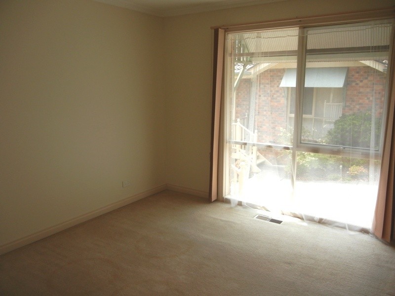 4/1238 Main Road, Eltham VIC 3095