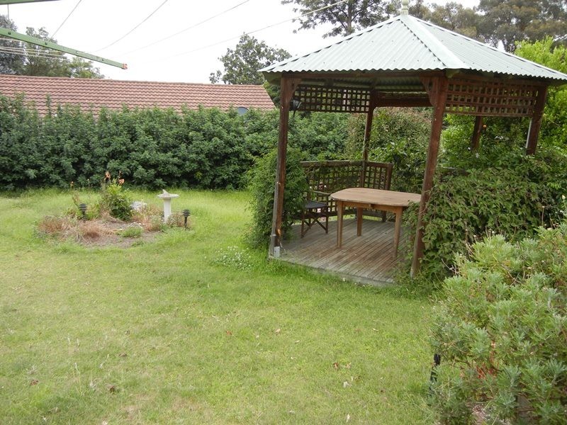11 Gladstone Road, Briar Hill VIC 3088