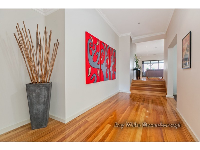 2/220 Nepean Street, Greensborough VIC 3088