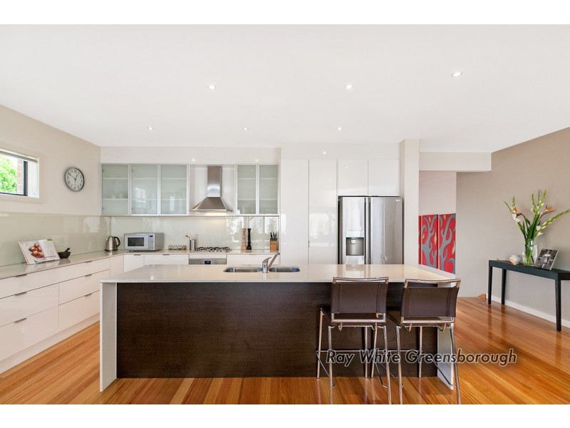 2/220 Nepean Street, Greensborough VIC 3088