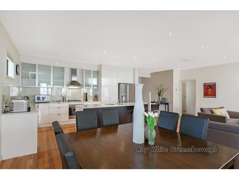 2/220 Nepean Street, Greensborough VIC 3088