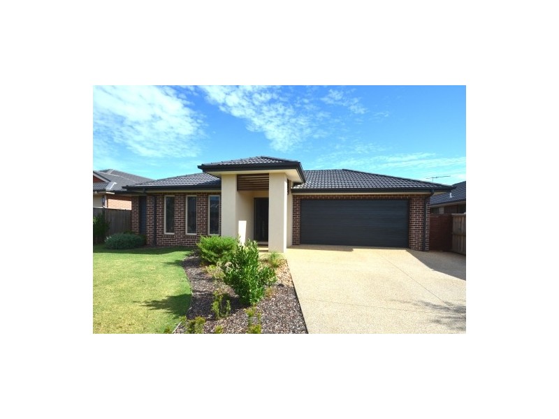 142 Overland Drive, Doreen VIC 3754