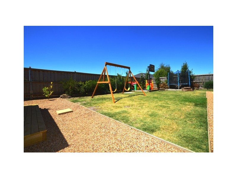 142 Overland Drive, Doreen VIC 3754