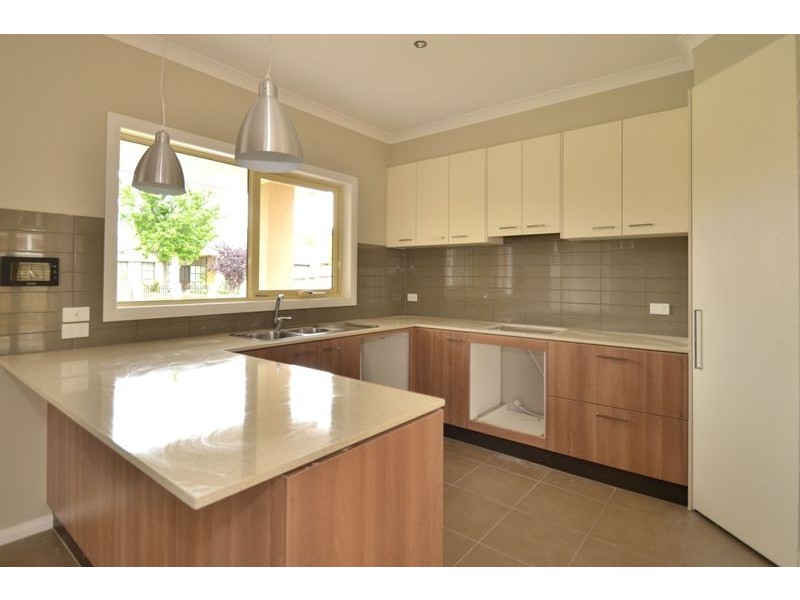 1/9 Kelvin Grove, South Morang VIC 3752