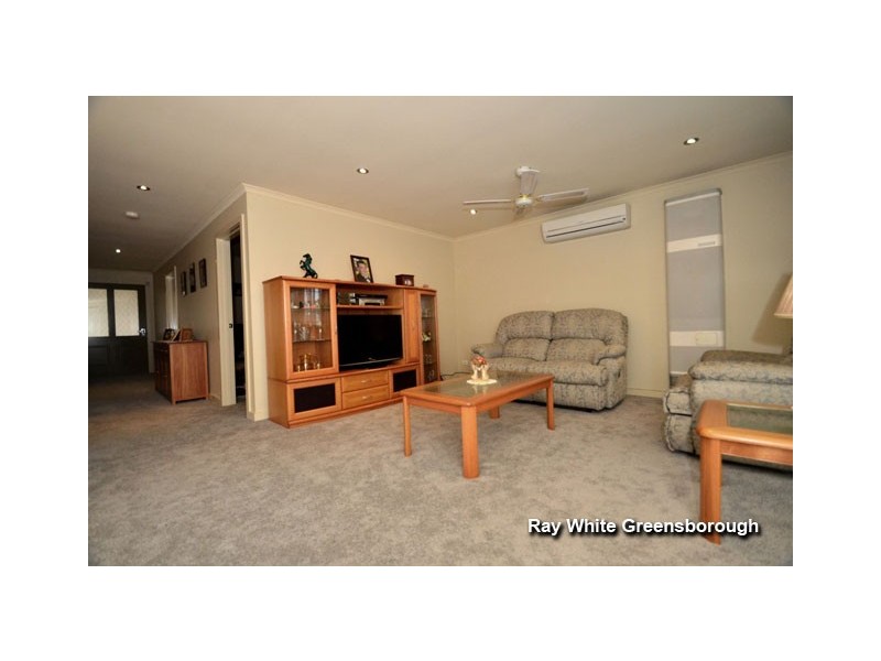 15 Branchilly Drive, Roxburgh Park VIC 3064