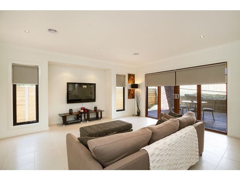 27 Lillian Street, Doreen VIC 3754