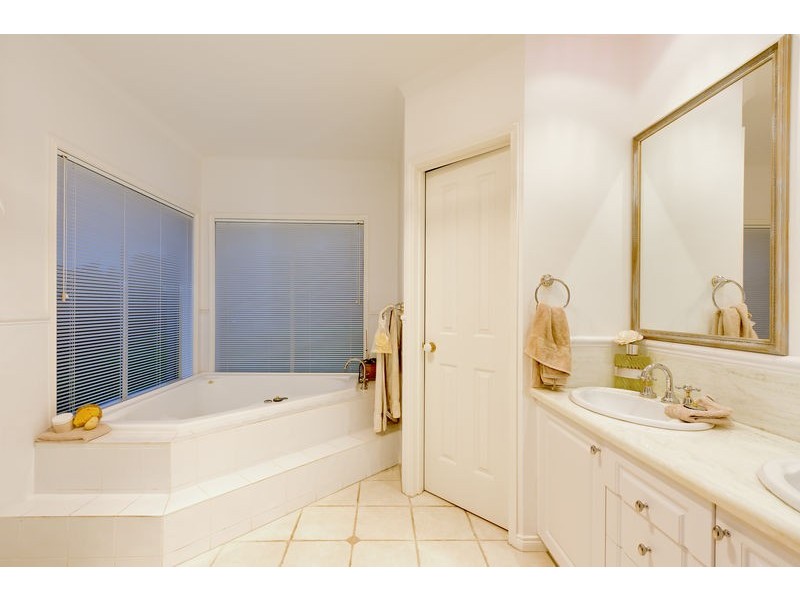 15 North Oatlands Road, Yarrambat VIC 3091