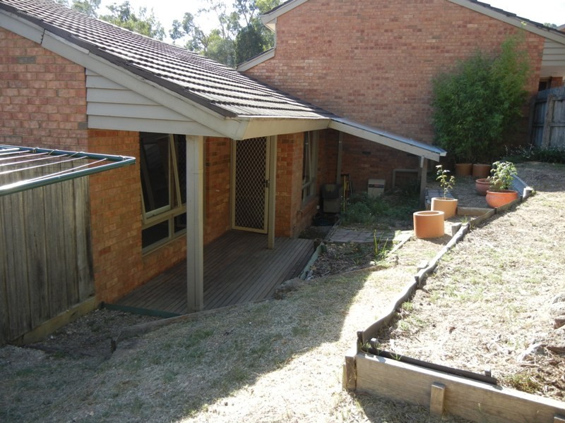 5/16 Inez Avenue, Eltham VIC 3095