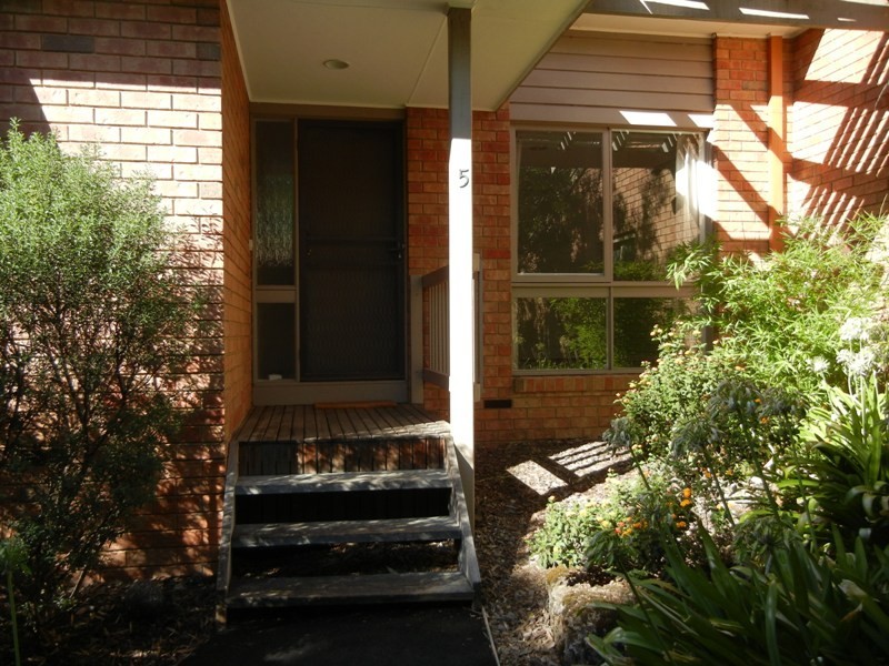 5/16 Inez Avenue, Eltham VIC 3095