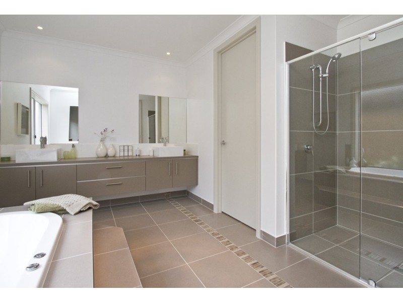 213 Cookes Road, Doreen VIC 3754