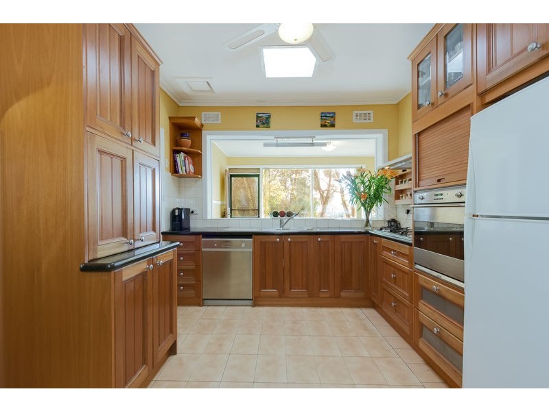 282 Grimshaw Street, Watsonia VIC 3087