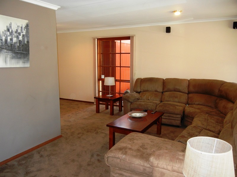 1 Elaroo Place, St Helena VIC 3088