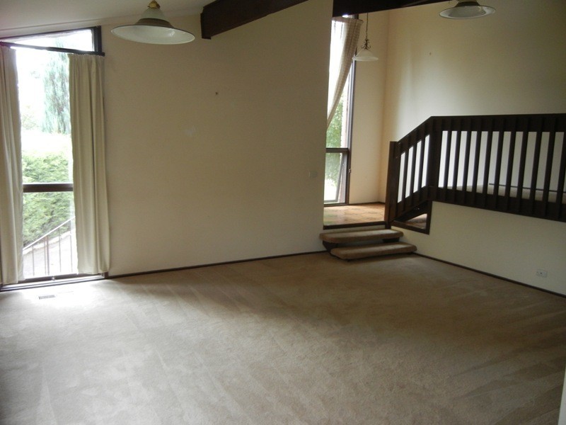 8 Perversi Avenue, Diamond Creek VIC 3089