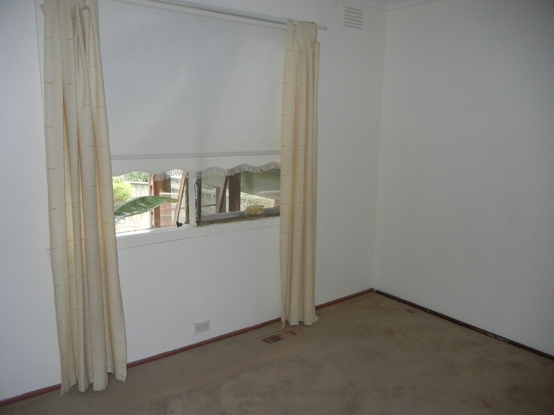 8 Perversi Avenue, Diamond Creek VIC 3089