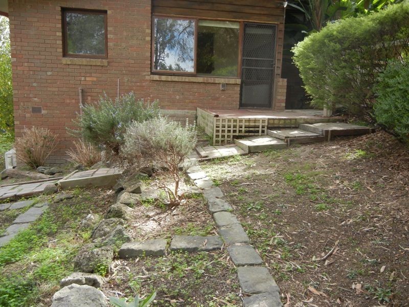 8 Perversi Avenue, Diamond Creek VIC 3089