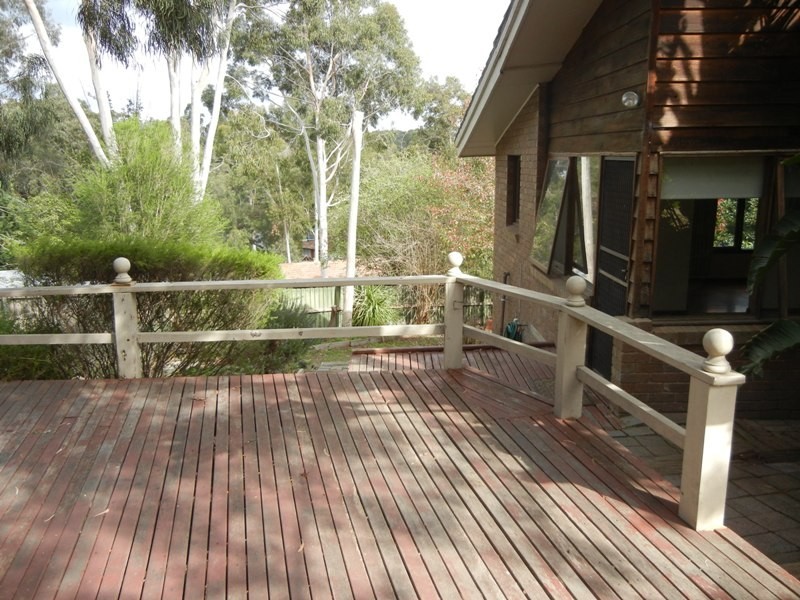 8 Perversi Avenue, Diamond Creek VIC 3089