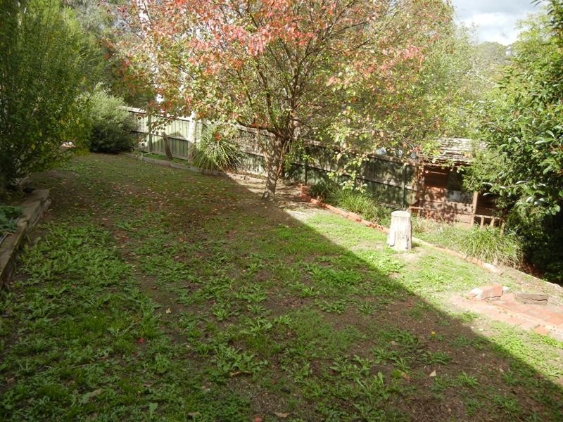 8 Perversi Avenue, Diamond Creek VIC 3089