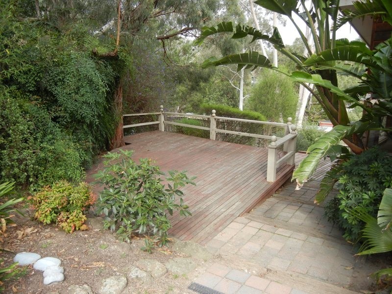 8 Perversi Avenue, Diamond Creek VIC 3089