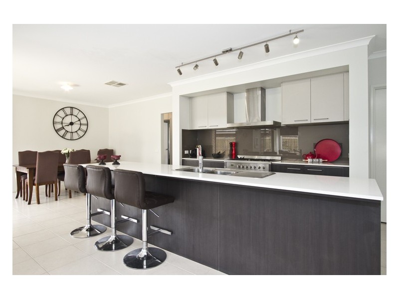 48 Eminence Boulevard, Doreen VIC 3754