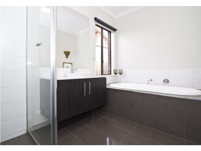 48 Eminence Boulevard, Doreen VIC 3754