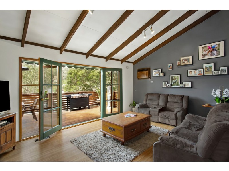 30 Bishop Avenue, Diamond Creek VIC 3089