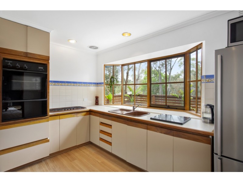 30 Bishop Avenue, Diamond Creek VIC 3089