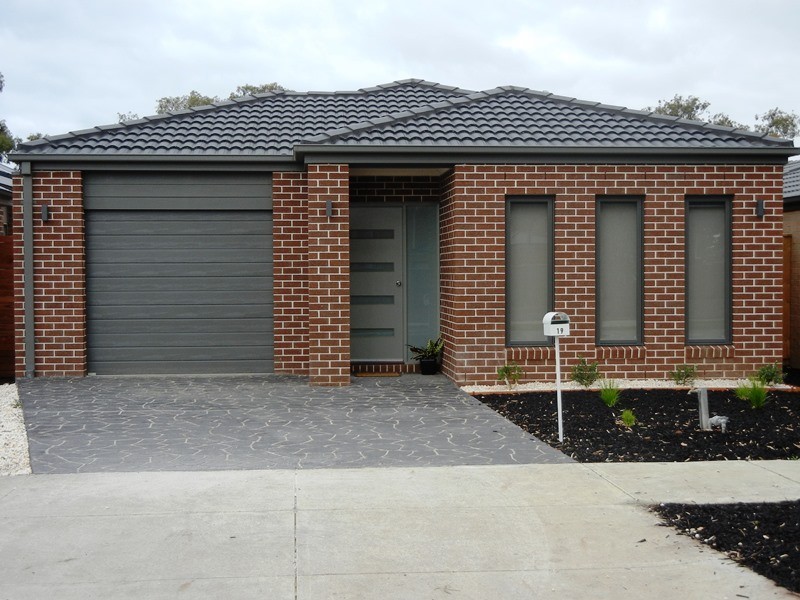 19 Shoal Circuit, Doreen VIC 3754