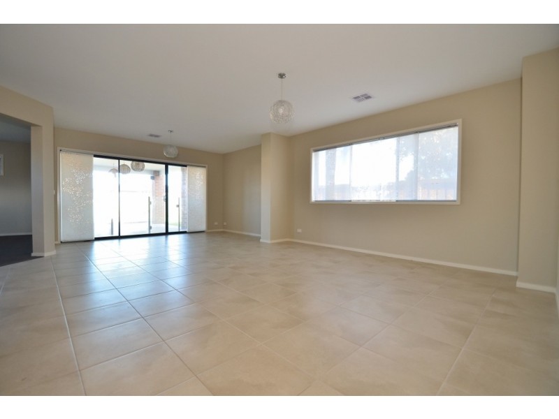 24 Vichy Avenue, Doreen VIC 3754