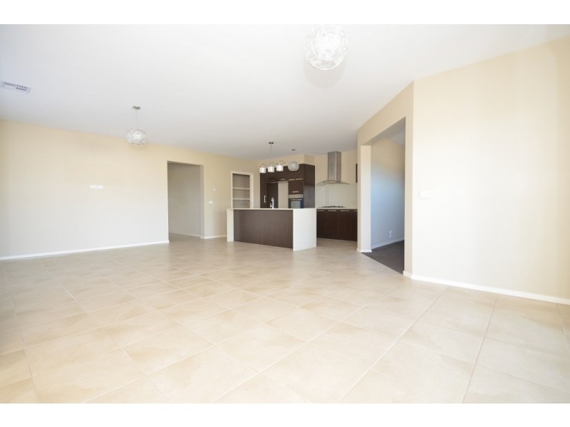 24 Vichy Avenue, Doreen VIC 3754