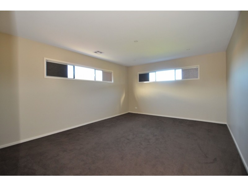 24 Vichy Avenue, Doreen VIC 3754