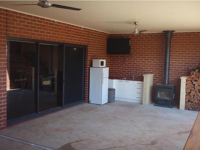 9 Boobialla Drive, Swan Hill VIC 3585