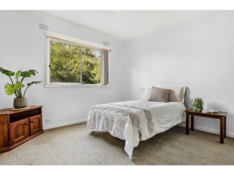 33 Heather Grove, Briar Hill VIC 3088