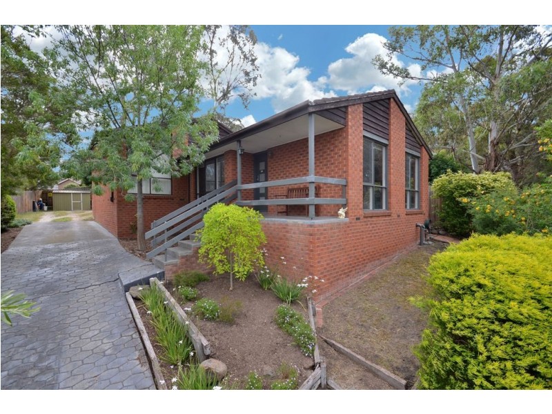 9 Tamboon Drive, Greensborough VIC 3088