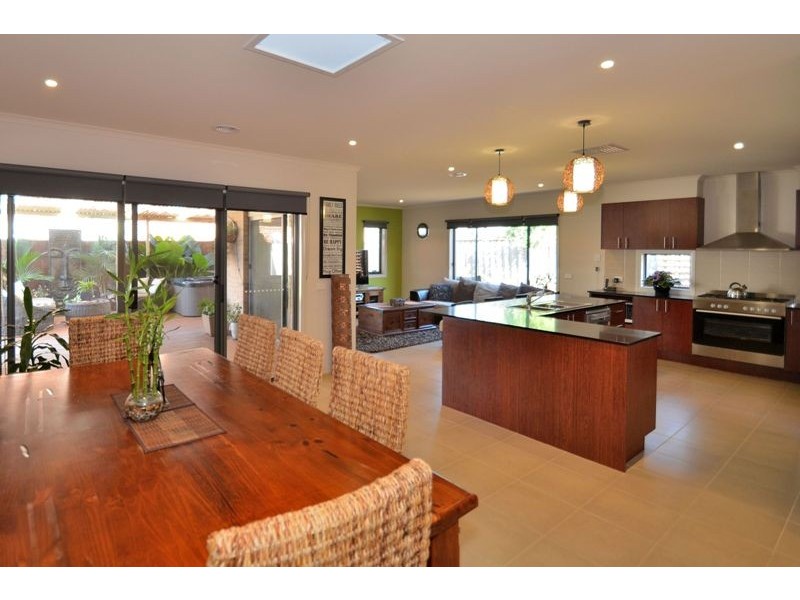 16 Carriageway Pass, Mernda VIC 3754